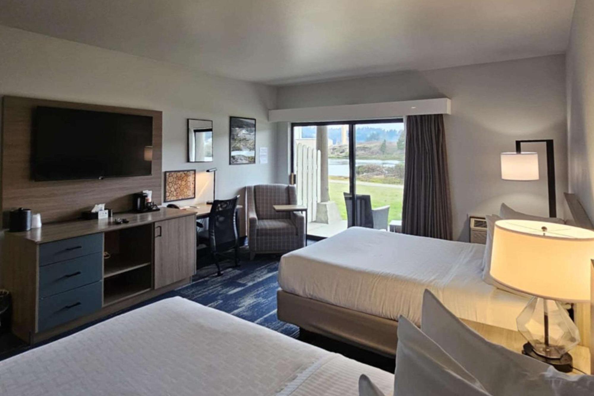 Edgewater Inn And Suites, Ascend Hotel Collection Coos Bay Exterior foto