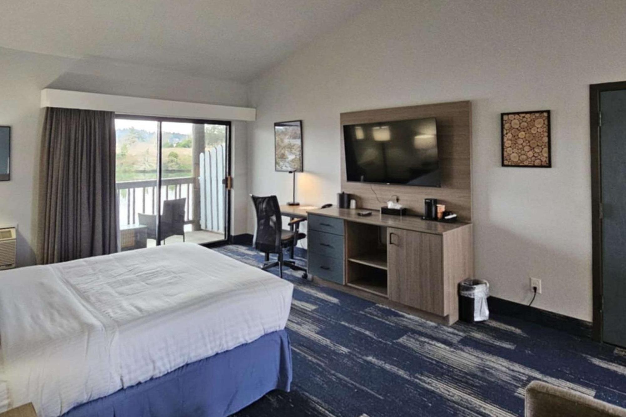 Edgewater Inn And Suites, Ascend Hotel Collection Coos Bay Exterior foto